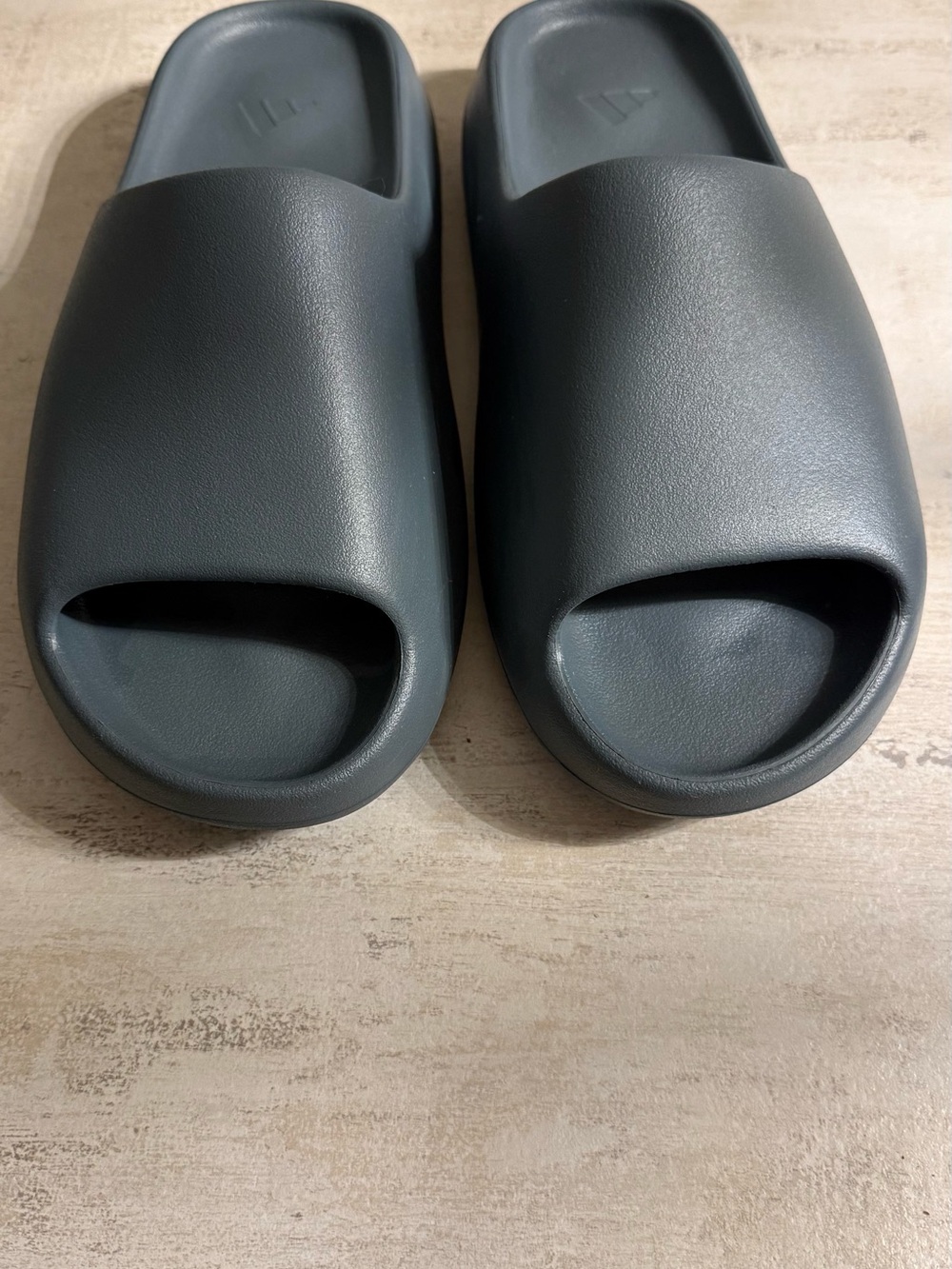 Adidas Yeezy Slide Slides in Slate - Picture 2 of 3